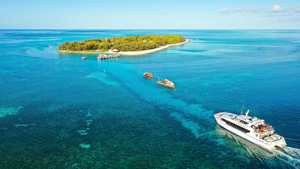 Heron islander approaching heron island