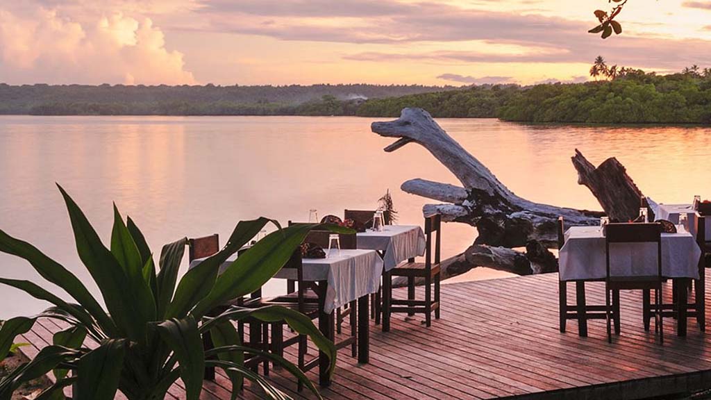 5 turtle bay lodge espiritu santo vanuatu over water lodge