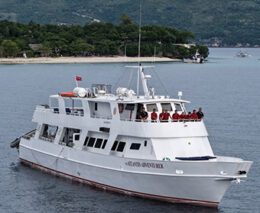 3 atlantis adventurer liveaboard philippines front view feature340