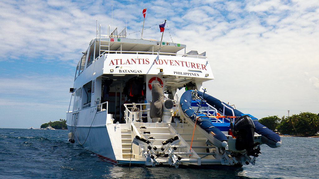 6 atlantis adventurer liveaboard philippines back view