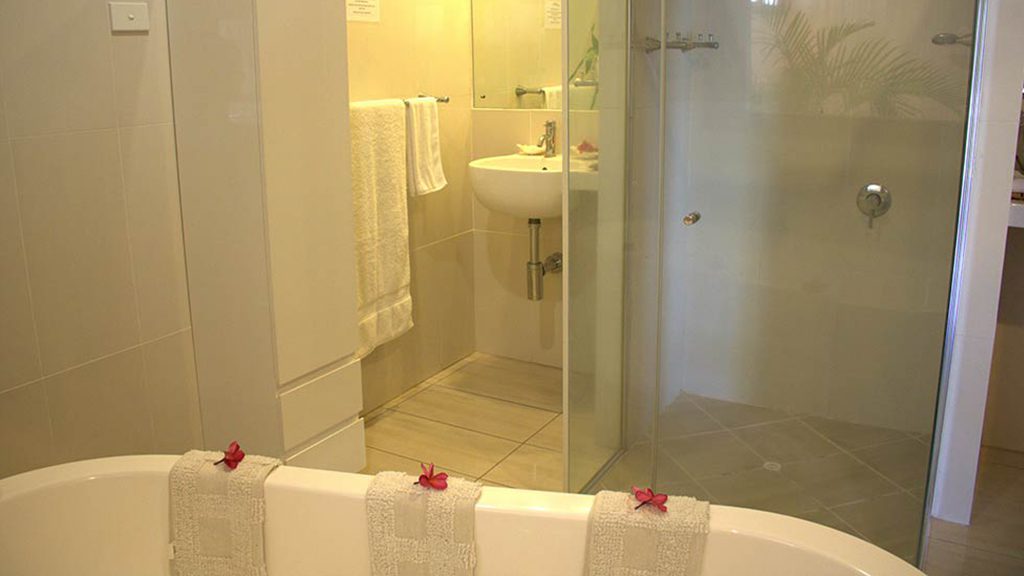 7 rapopo plantation resort kokopo papua new guinea executive room bathroom