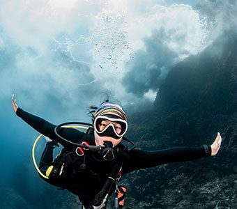 Diver drift dive shutterstock 2655245263 feature