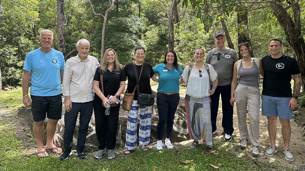 Us dive travel agents with diveplanit team shirley dodt from entrada and kath cutler from ttnq 1024