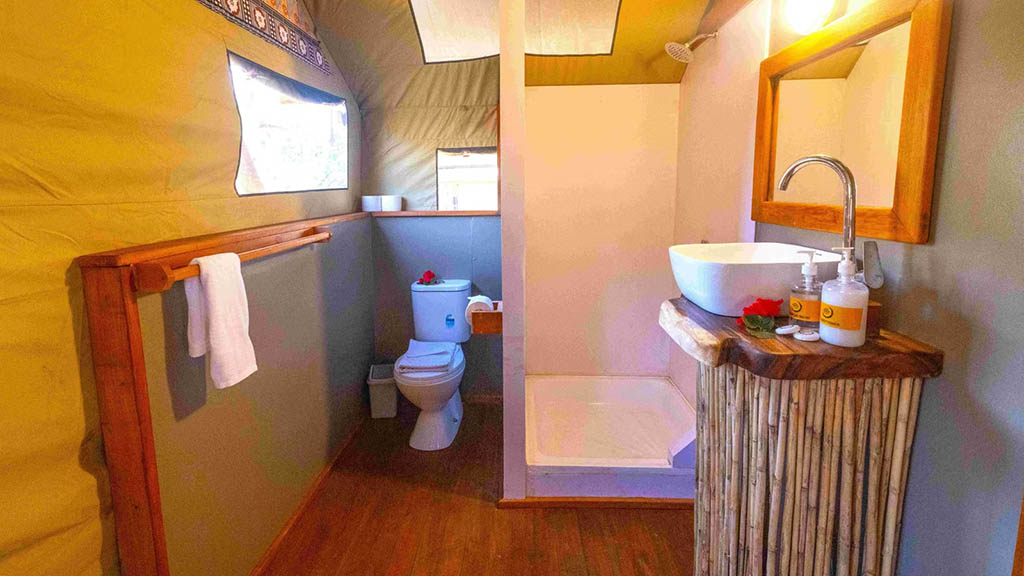 43 barefoot kuata yasawa islands fiji beachfront siga bure bathroom 43 barefoot kuata yasawa islands fiji beachfront siga bure bathroom