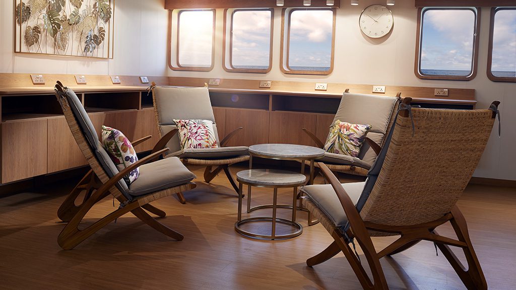 12 solitude gaia liveaboard palau saloon 3