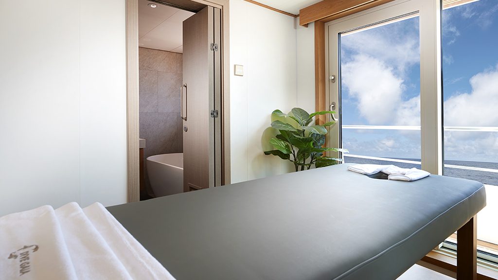 14 solitude gaia liveaboard palau spa