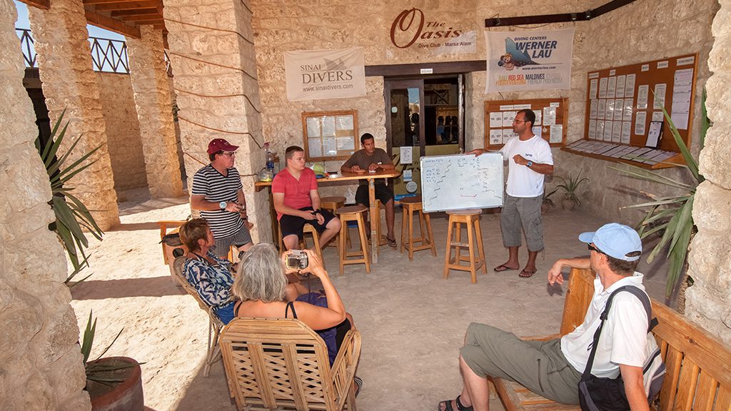18 the oasis marsa alam red sea egypt dive centre briefing