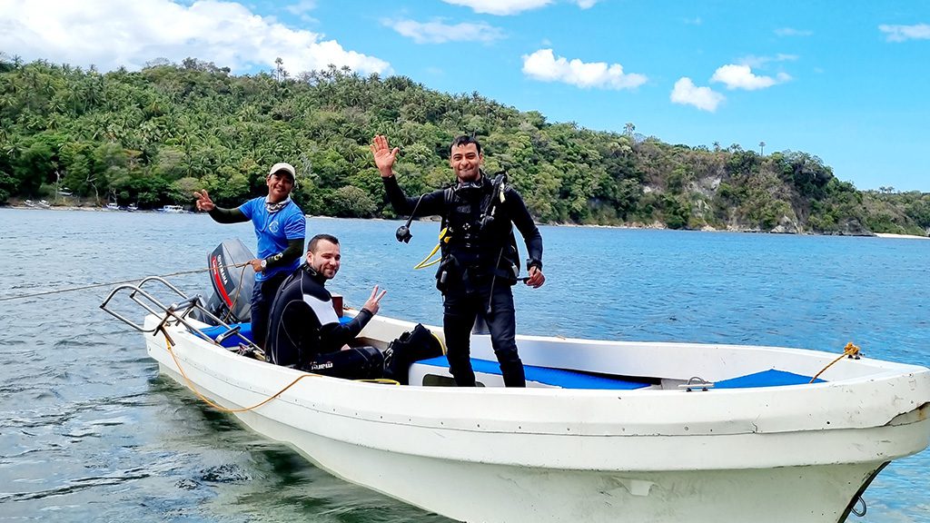 32 casalay boutique villas and dive resort anilao batangas philippines dive boat 2