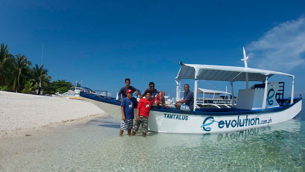 5 evolution malapascua philippines boat and crew