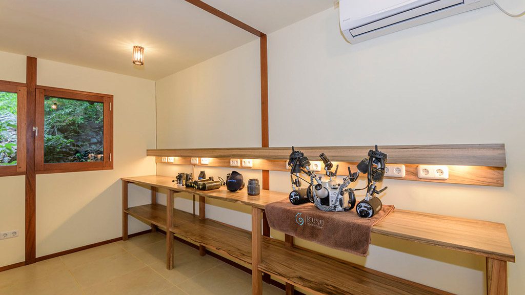 17 kusu island resort halmera indonesia camera room
