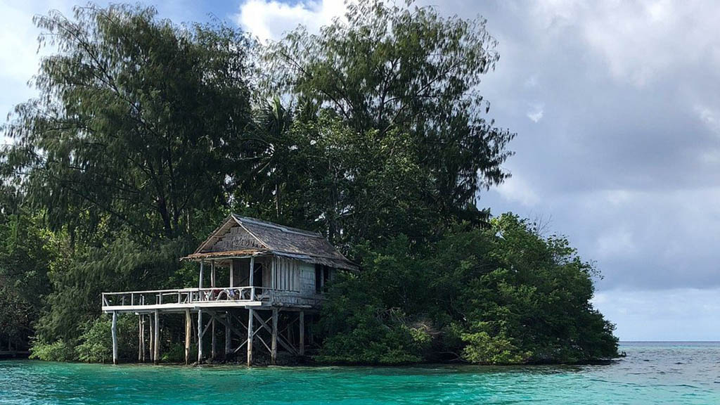 22 oravae cottage gizo solomon islands treehouse