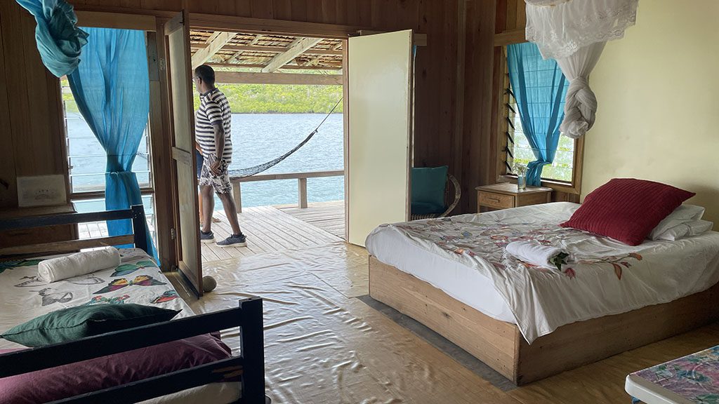 Oravae cottage gizo solomon islands penthouse beds